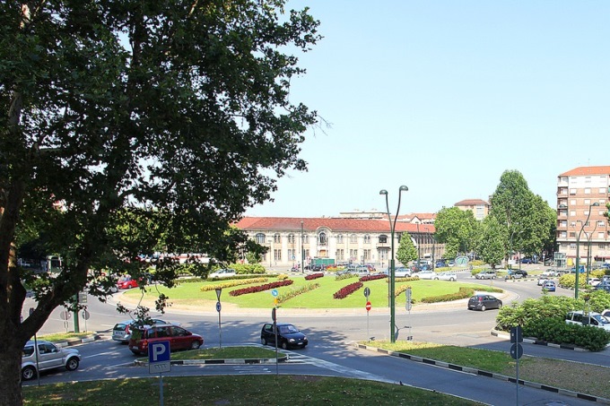 Foto dell'esterno del centro Torino Rivoli 