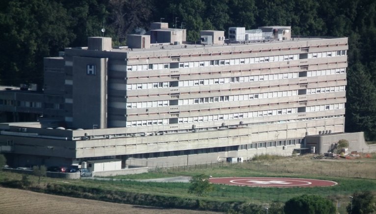 Foto dell'esterno del centro Mercato San Severino (Salerno) – Fucito